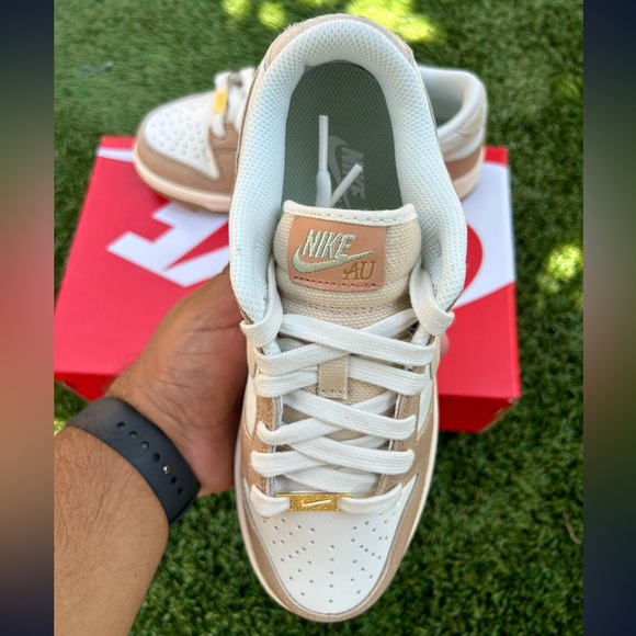 Nike Dunk Low “Australia” Size 10 Women’s / 8.5 Men - Picture 10 of 12